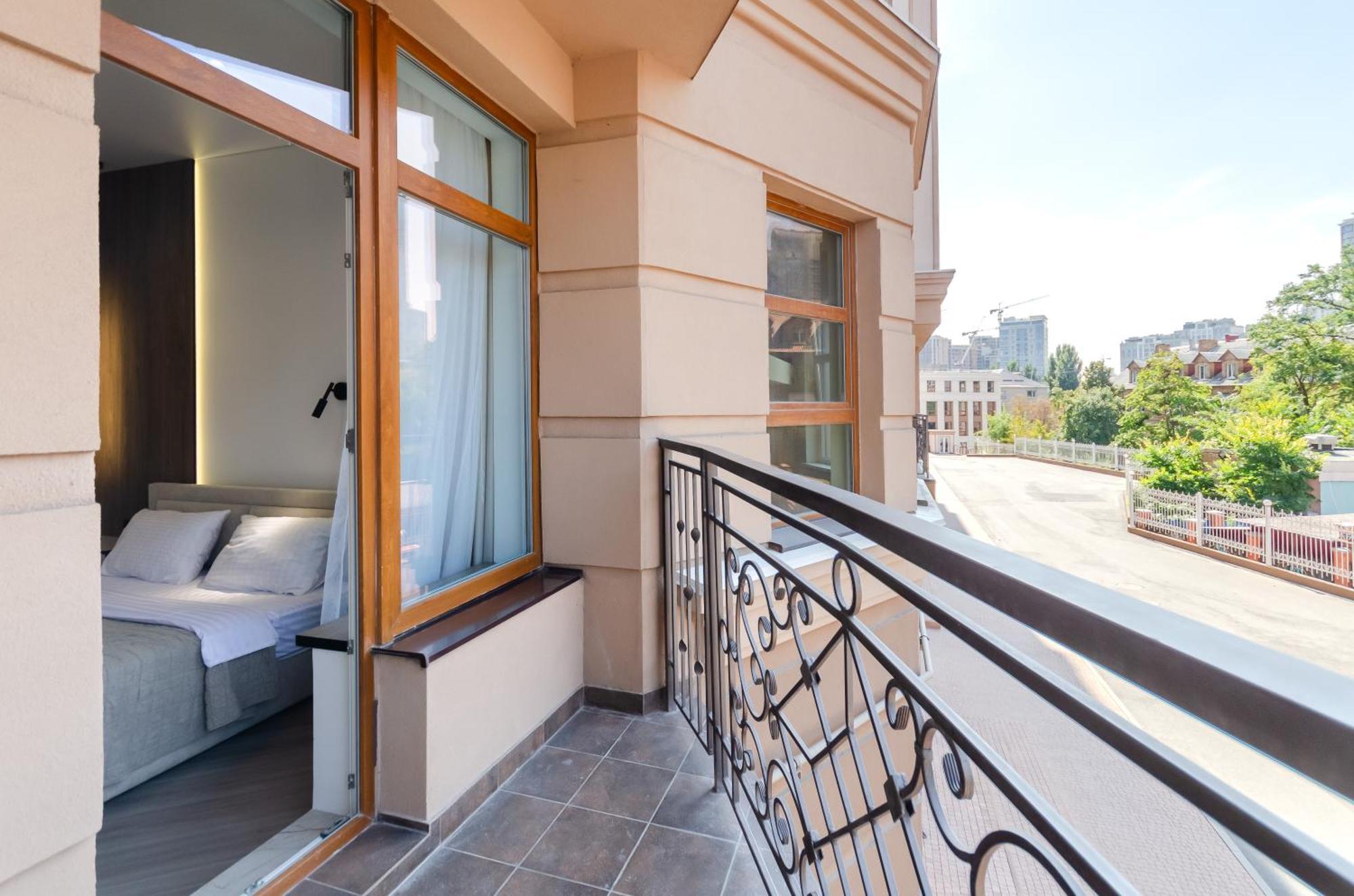 Petrovdom 02-76b Luxury Living In Rc Pechersk Plaza, Mykhaila Boichuka 19-а Київ
