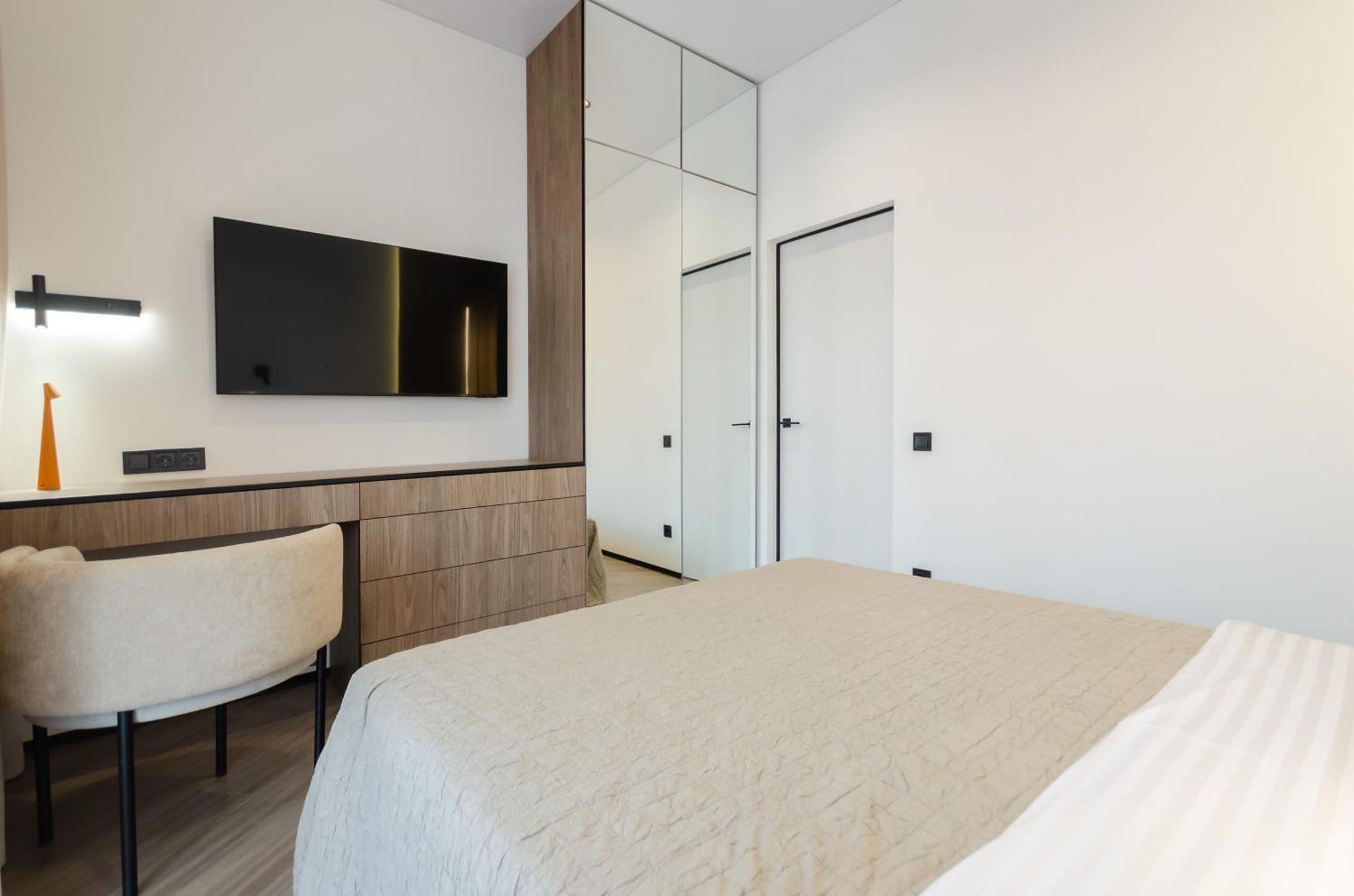 Petrovdom 02-76b Luxury Living In Rc Pechersk Plaza, Mykhaila Boichuka 19-а
